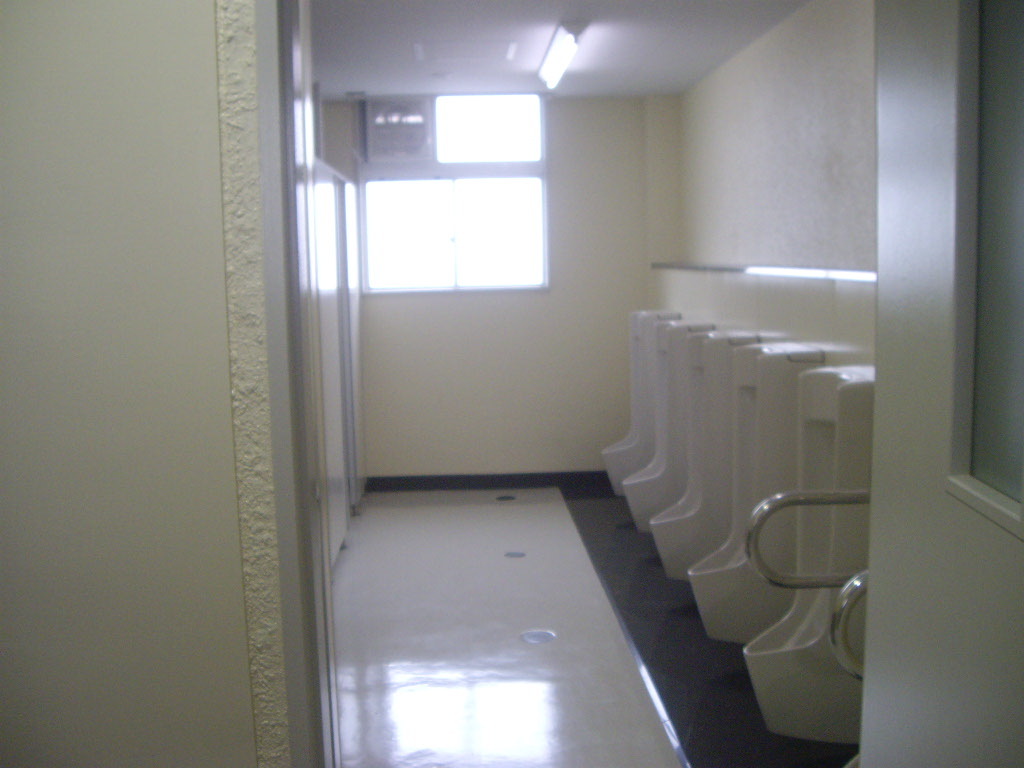 公共工事施工例6　新吉田小学校ほか１校トイレ改修その他工事